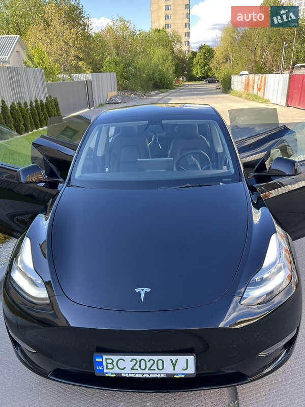 2021 tesla model y