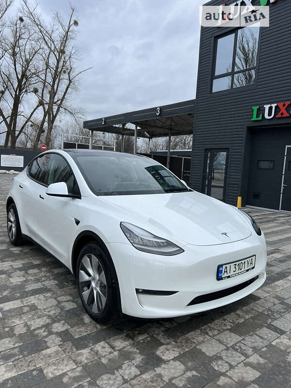 2021 tesla model y