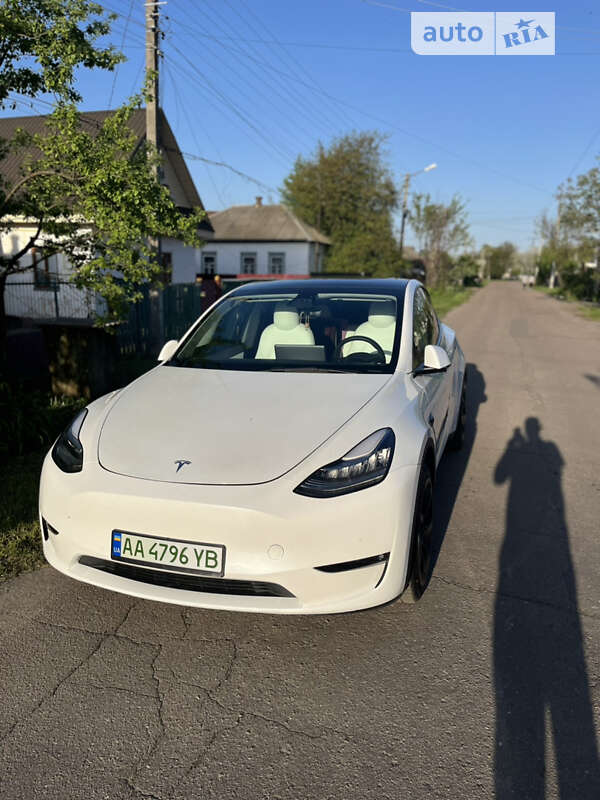 2021 tesla model y