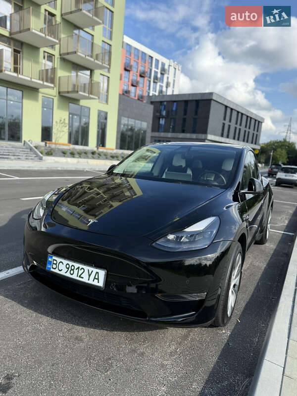 2021 tesla model y