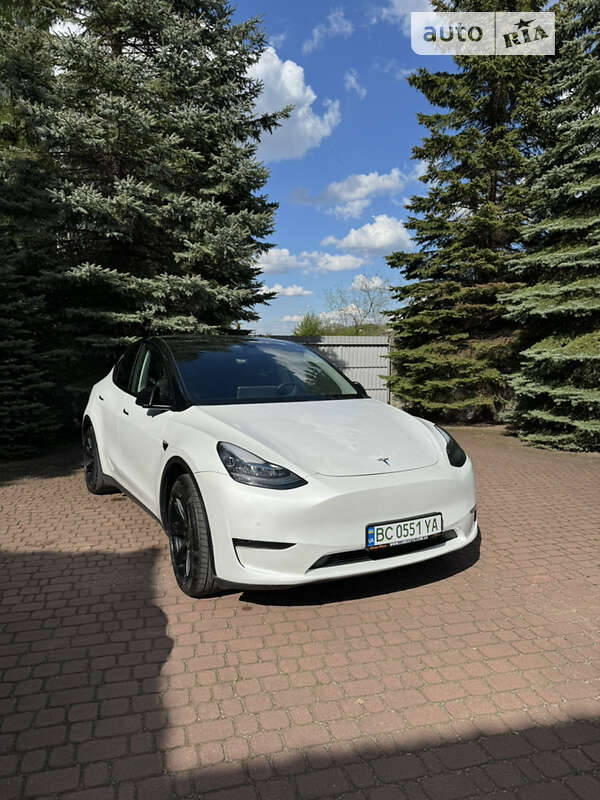 2021 tesla model y