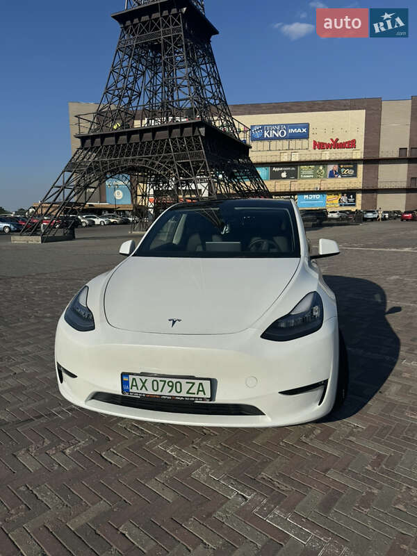 2021 TESLA Model Y