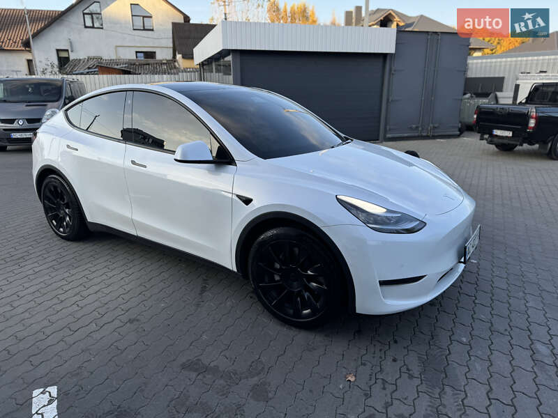 2020 tesla model y