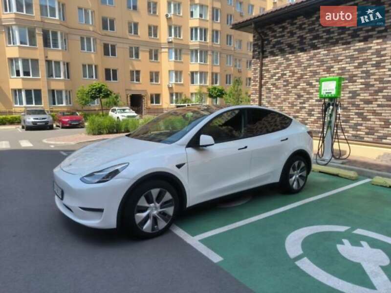 2020 tesla model y