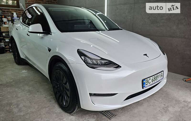 2021 tesla model y