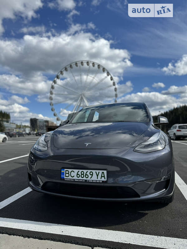 2021 tesla model y