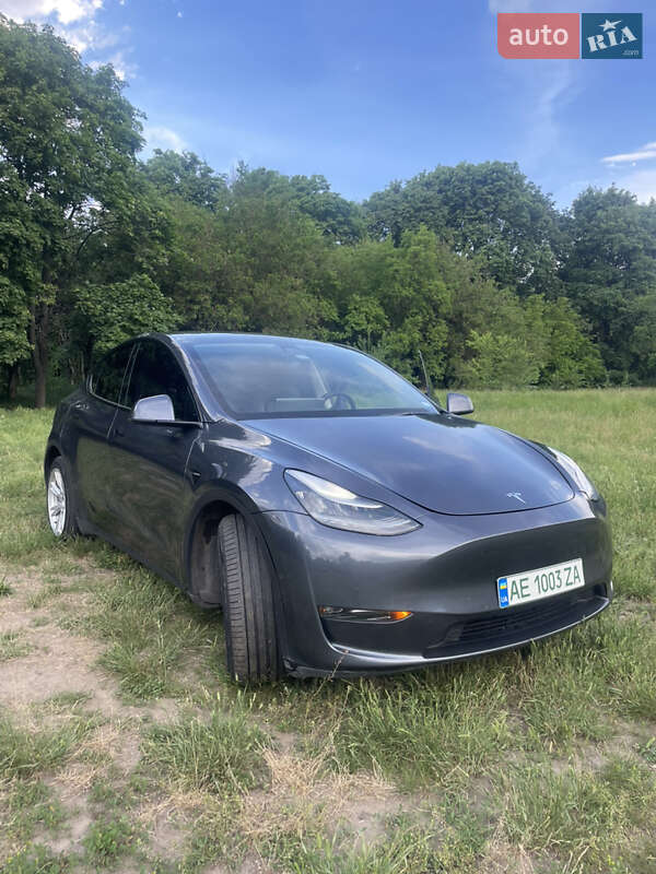 2021 tesla model y