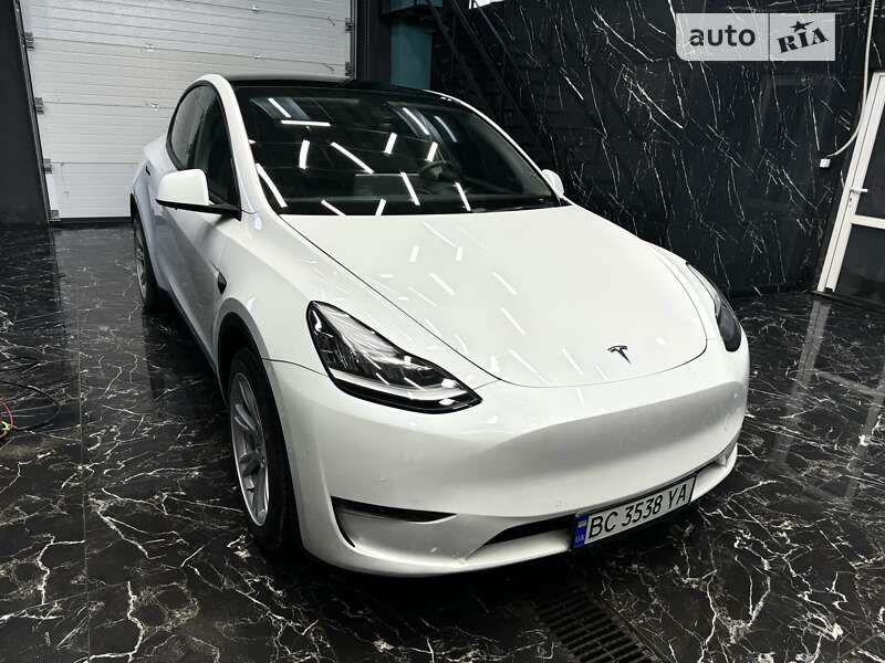2020 tesla model y