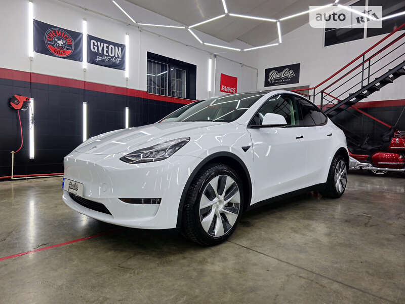 2020 tesla model y