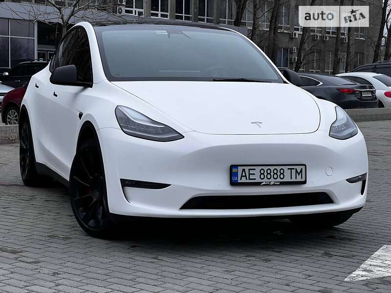 2022 tesla model y
