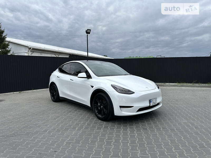 2021 tesla model y