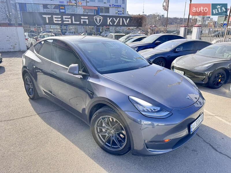 2020 tesla model y