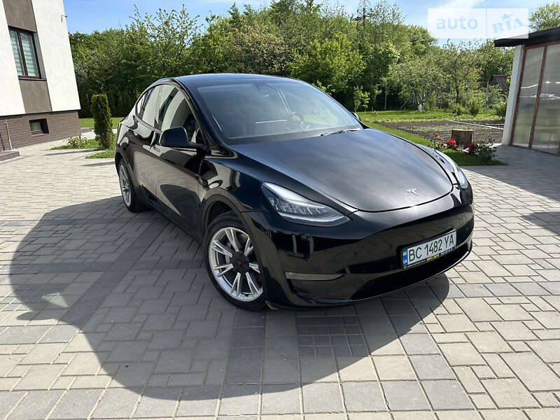 2020 tesla model y