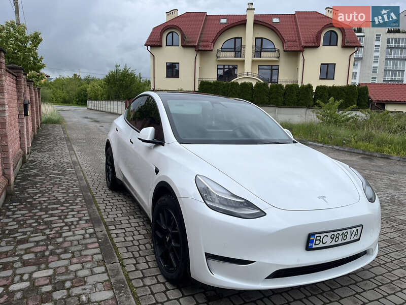 2020 tesla model y