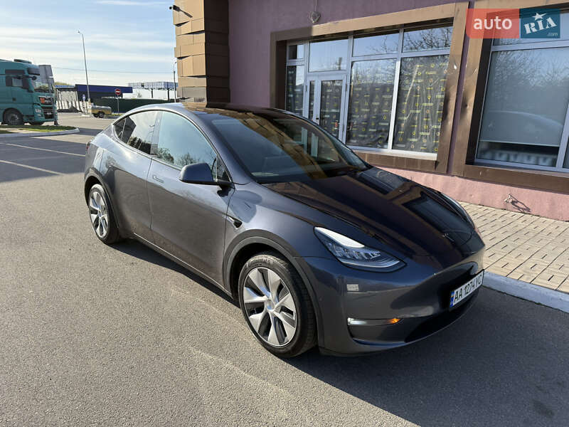 2021 TESLA Model Y