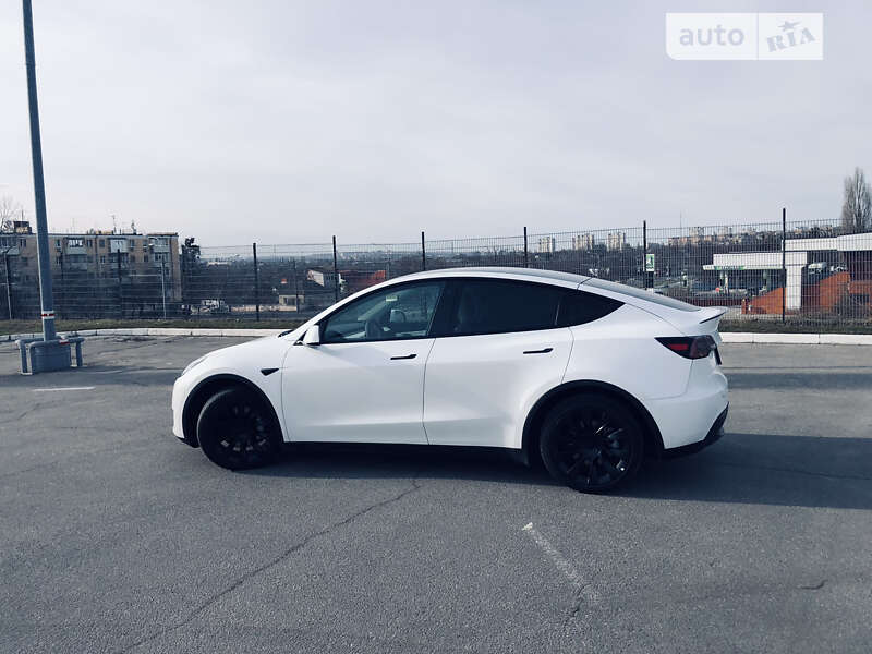 2021 tesla model y