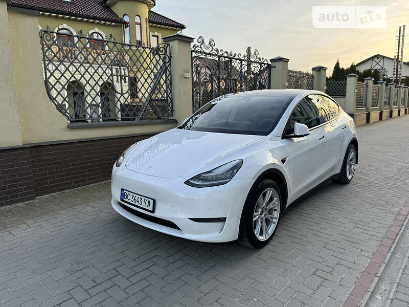 2020 tesla model y
