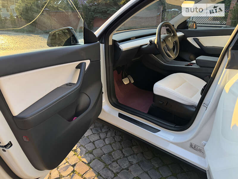 2020 tesla model y