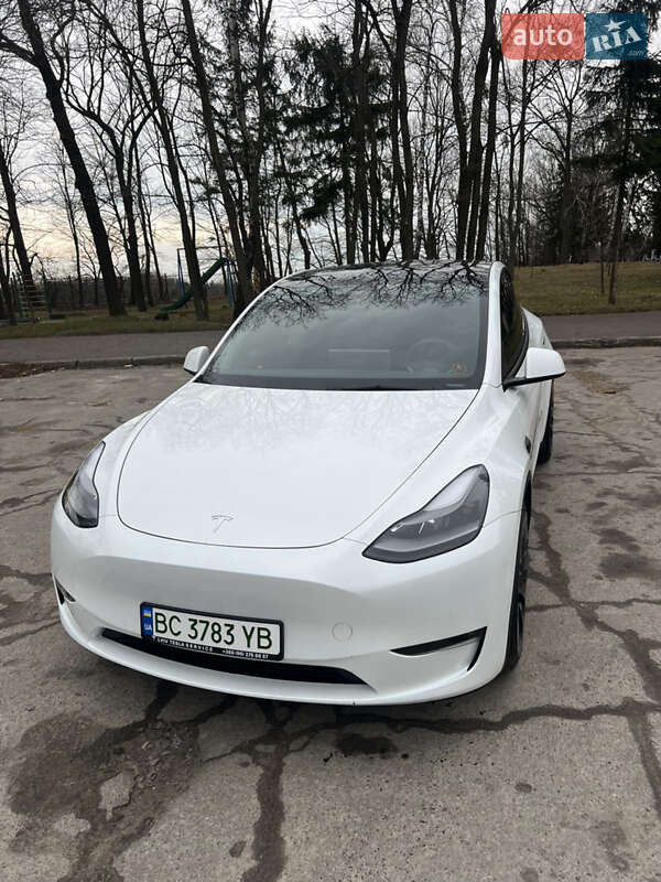 2021 tesla model y