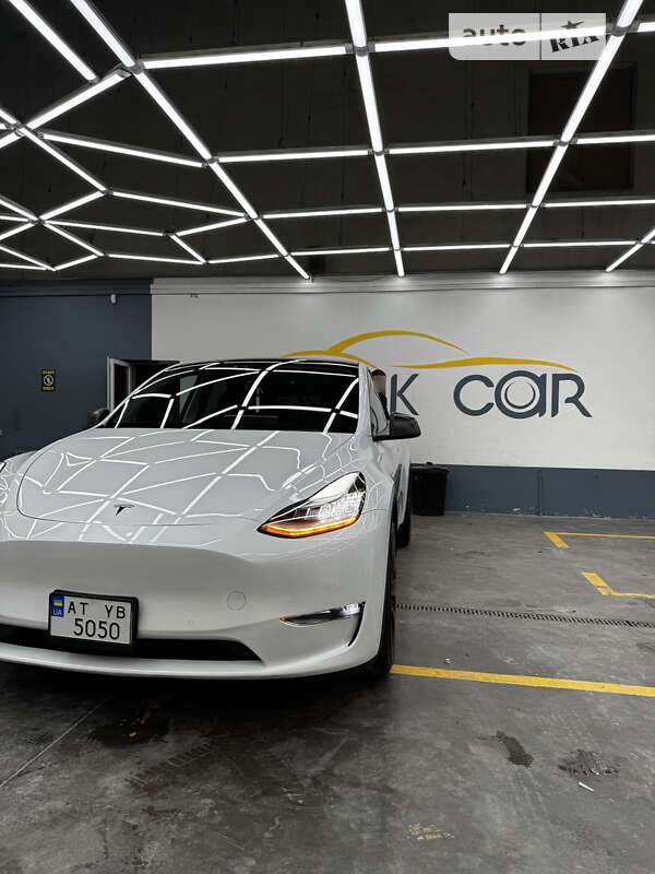 2020 tesla model y