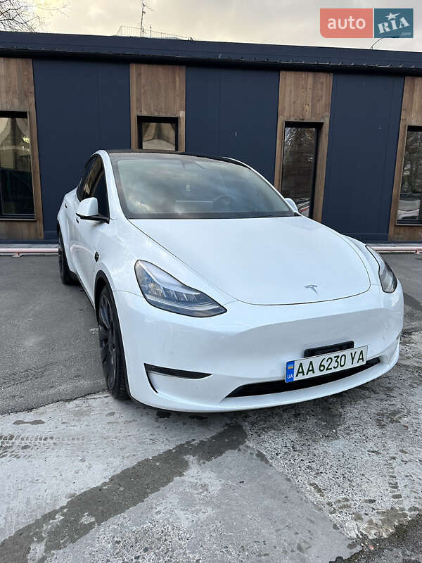 2020 tesla model y