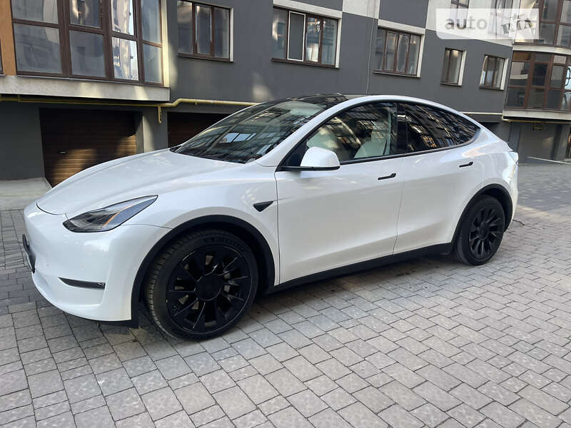 2020 tesla model y