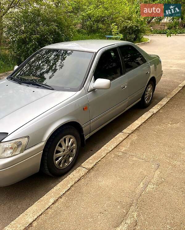 1998 toyota camry