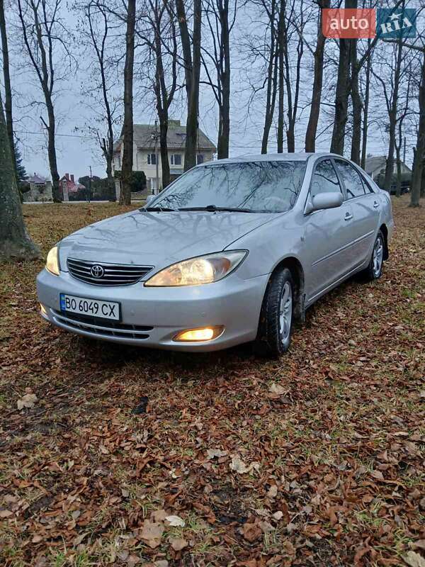 2004 toyota camry