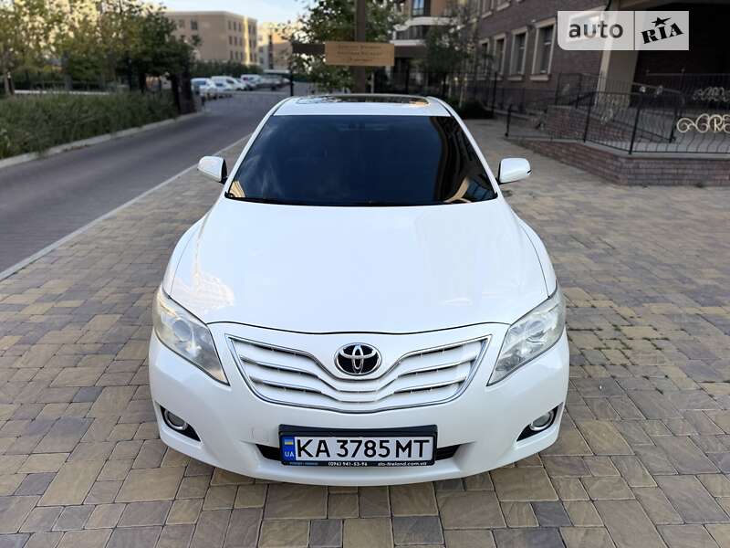 2010 toyota camry