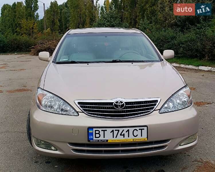 2004 toyota camry