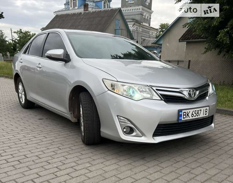 2013 toyota camry