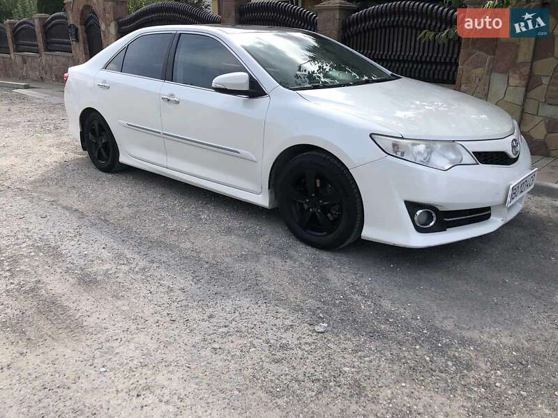 2012 toyota camry
