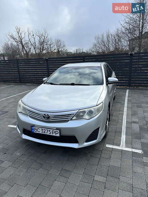 2012 toyota camry