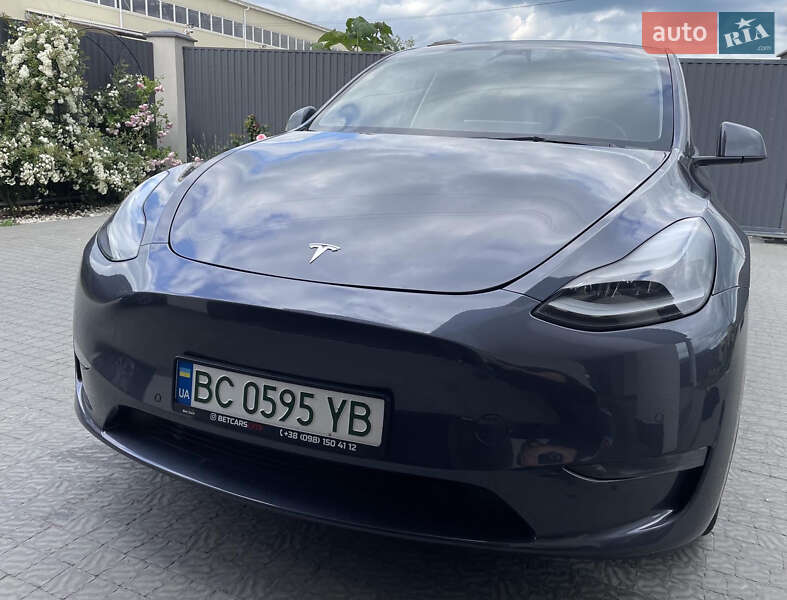 2022 tesla model y