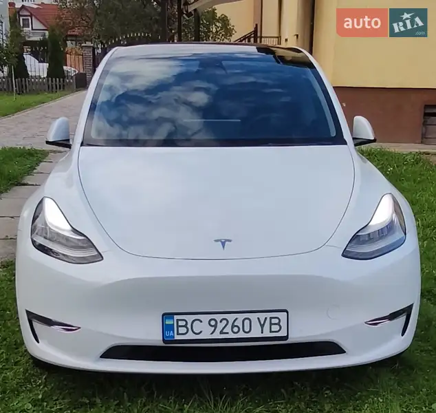 2022 tesla model y