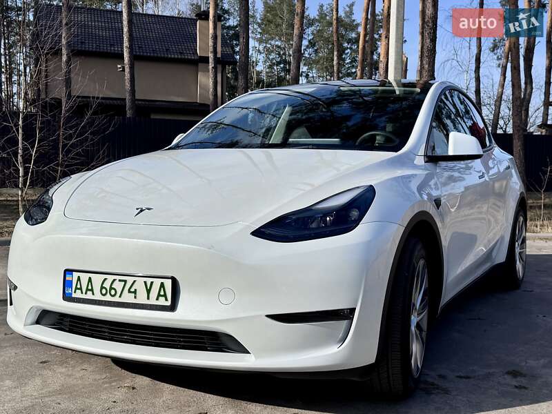 2022 tesla model y