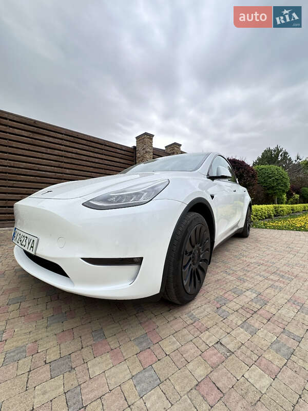 2022 tesla model y