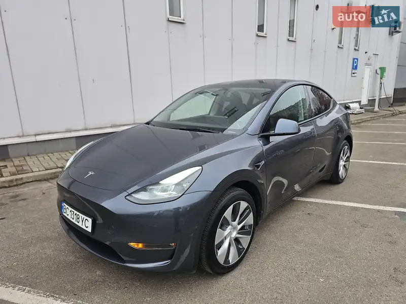 2023 tesla model y