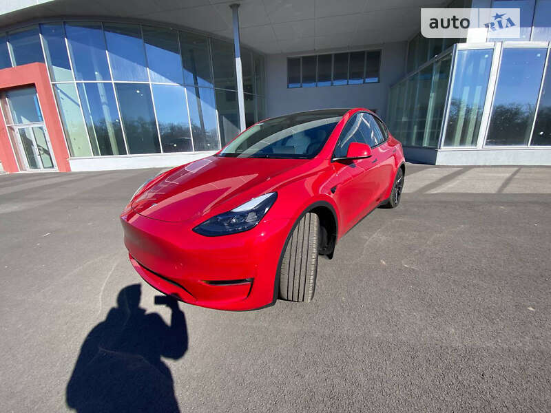 2023 tesla model y