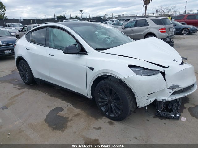 2023 tesla model y