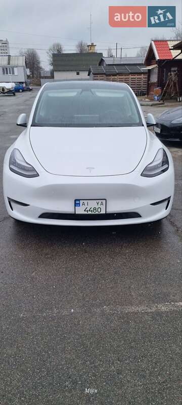 2022 tesla model y