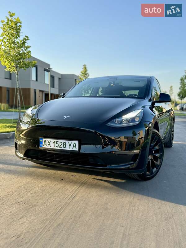 2022 tesla model y