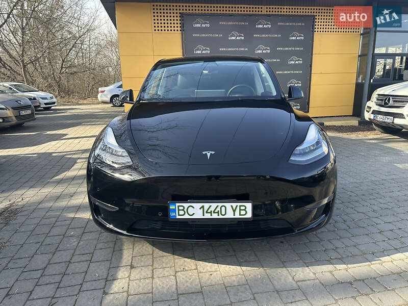 2022 tesla model y