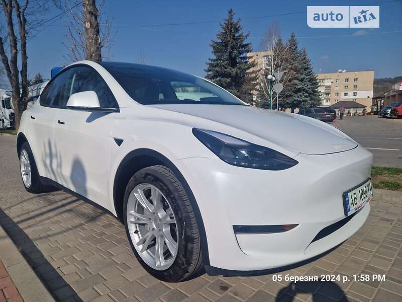 2023 tesla model y