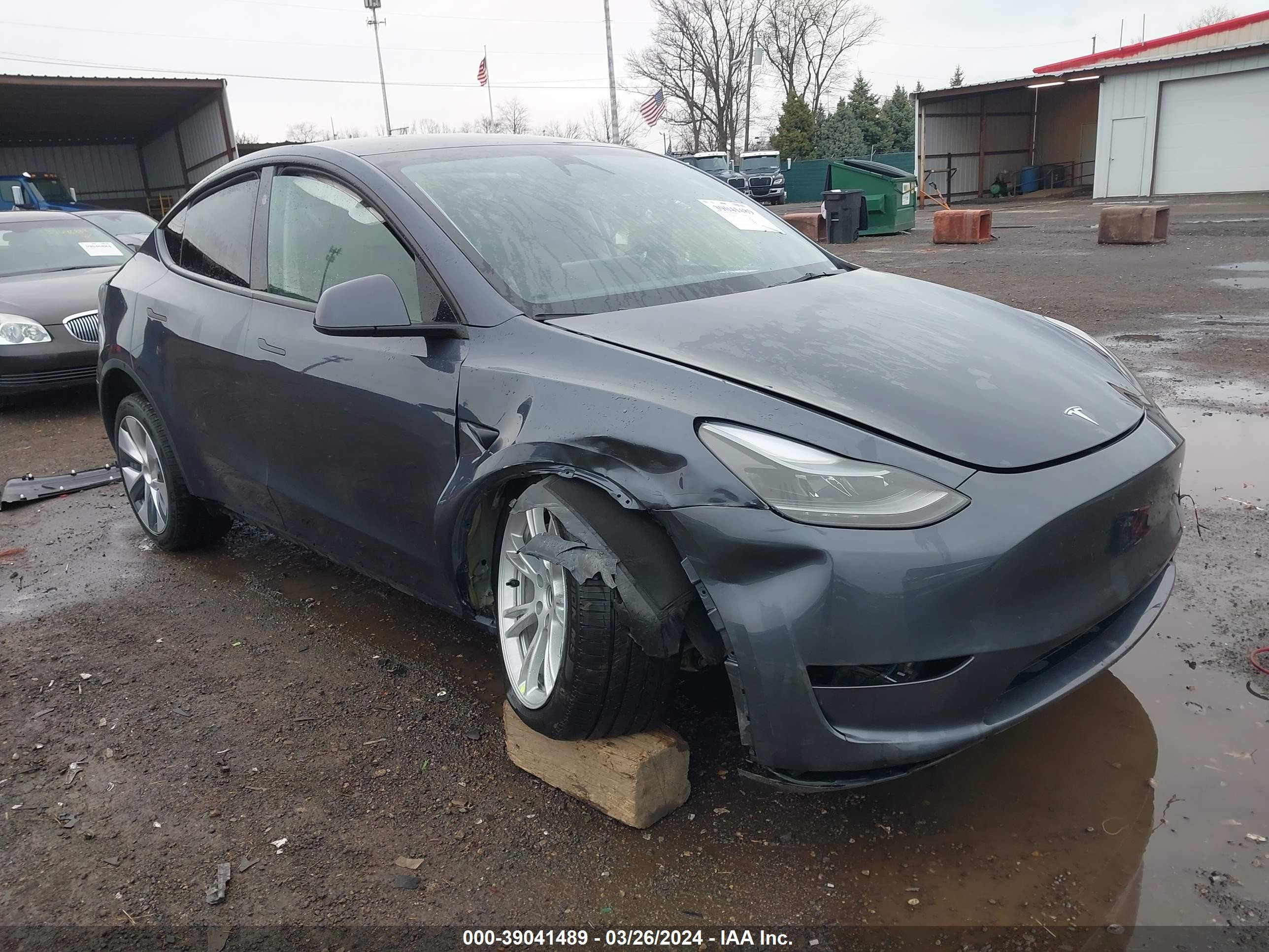 2023 tesla model y