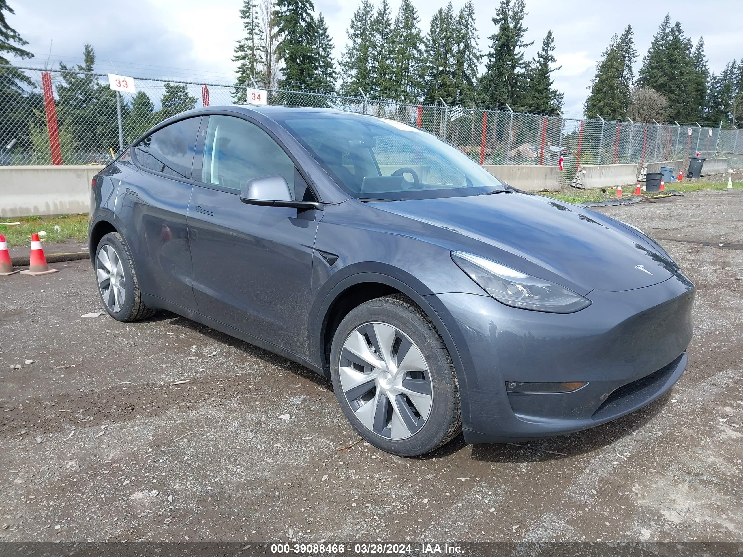 2023 tesla model y