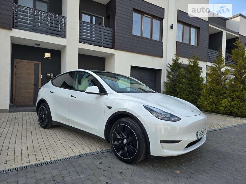 2022 tesla model y