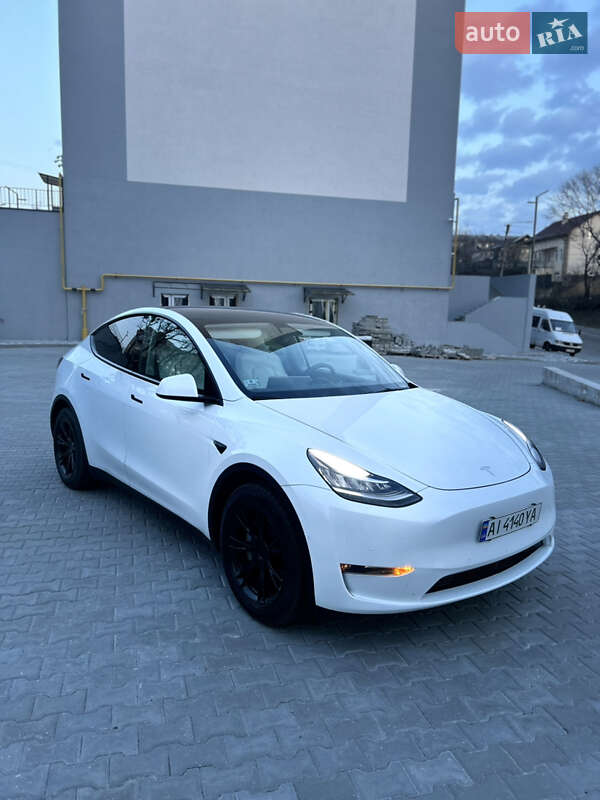 2022 tesla model y