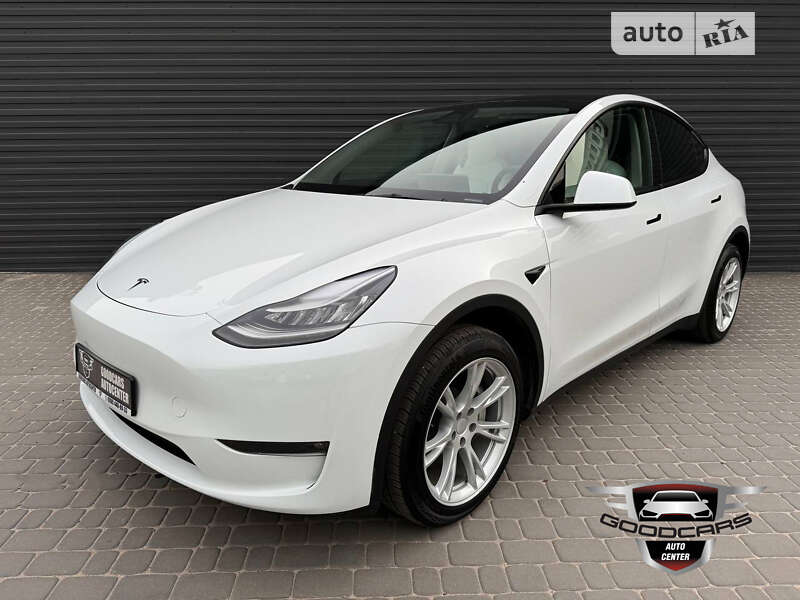 2022 tesla model y