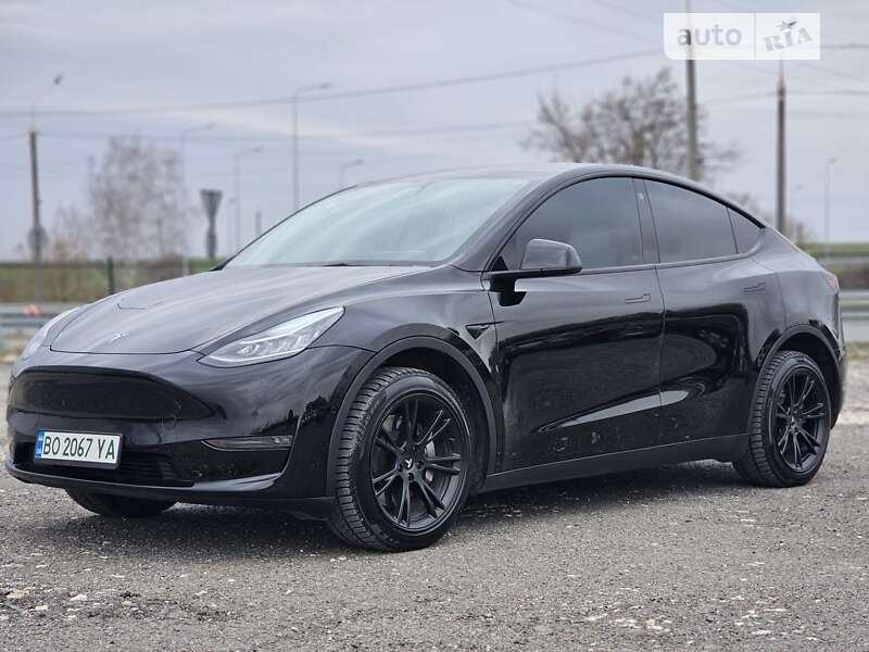 2022 tesla model y